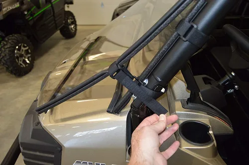 Vista 8 de Kawasaki, Mule Pro Series (2015 & posteriores), techo y parabrisas plegable y protector de viento, lo último en versatilidad, resistente contra