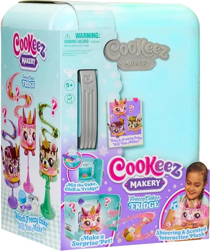 Vista 2 de Cookeez Makery Freezy Cakez. Mezcla y decora a tu mejor amigo de peluche. Coloca tu mezcla de pastel en la congelación y sorpréndete cuando salga un