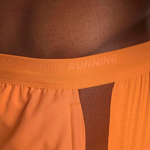 Vista 7 de Nike Dri-FIT Stride - Pantalones cortos de correr 2 en 1 para hombre de 7 pulgadas