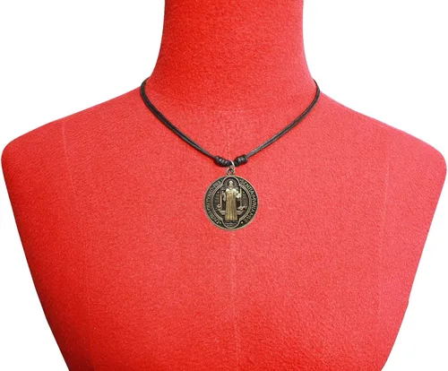 Vista 7 de Bijoux de Ja Collar con dije de medalla de San Benito de Nursia de bronce antiguo cordón ajustable 16 pulgadas Cordón