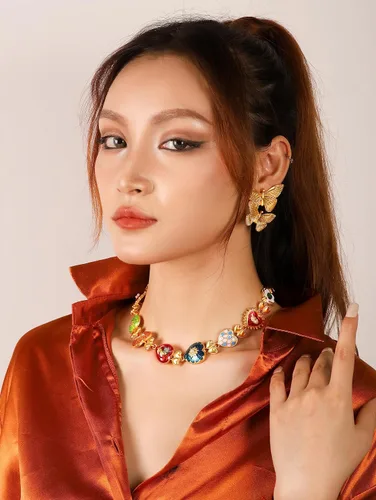 Vista 3 de OJERRY Aretes de corazón de mariposa chapados en oro para mujeres, accesorios de regalo para niñas adolescentes, cosas de moda
