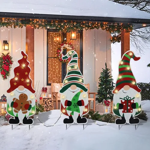 Vista 5 de Afirst Estacas de Navidad de Jardín de Metal, Adornos Navideños al Aire Libre, Gnomos de Jardín Sosteniendo Árbol de Jengibre, Luz de Regalo
