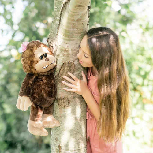 Vista 4 de The Petting Zoo Bigfoot Girl - Peluche de animal de peluche, regalos para niños, animales salvajes de la vida silvestre, juguete de peluche de mono