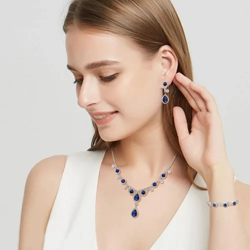Vista 2 de EVER FAITH Juego de collar y aretes de lágrima con circonita cúbica para mujer, color plateado, Zirconia cúbica, Circonita cúbica