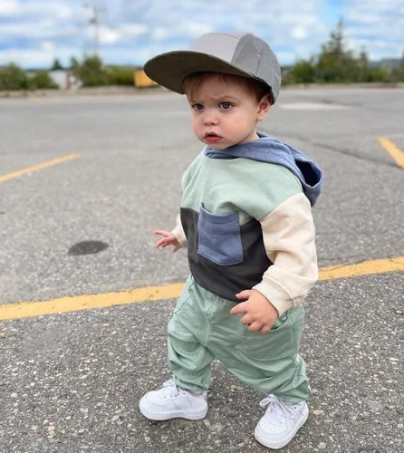 Vista 3 de Endorothii Conjunto de sudadera con capucha y pantalones de manga larga para bebé niño y niño, 2 piezas, ropa de otoño
