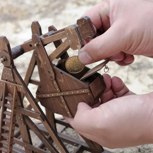Vista 8 de The MINI - Kit de rompecabezas de madera 3D con contrapeso Trebuchet Medieval Siege Equipment para adultos, proyecto STEM de bricolaje, juguete