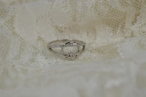 Vista 7 de Womens Irish Traditional Claddagh Ring 925 Sterling Silver Cubic Zirconia Statement Ring Love Loyalty and Friendship Heart