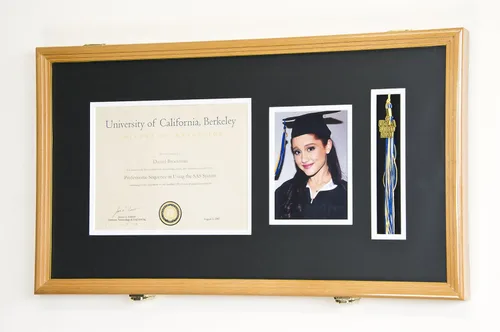 Vista 4 de Marco de diploma de graduación personalizado con borla, tapa de fotos grabado, vitrina para certificado de 11 x 8.5 pulgadas con colores Acabado