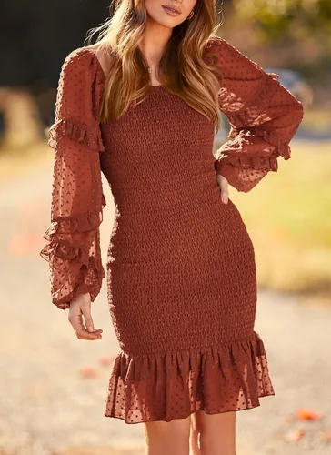 Vista 5 de PRETTYGARDEN Vestido corto ajustado fruncido para mujer, manga larga, cuello cuadrado, lunares suizos, volantes, vestido elegante de sirena