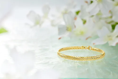 Vista 9 de Ross-Simons Italian 18kt Yellow Gold Cuban-Link Bracelet