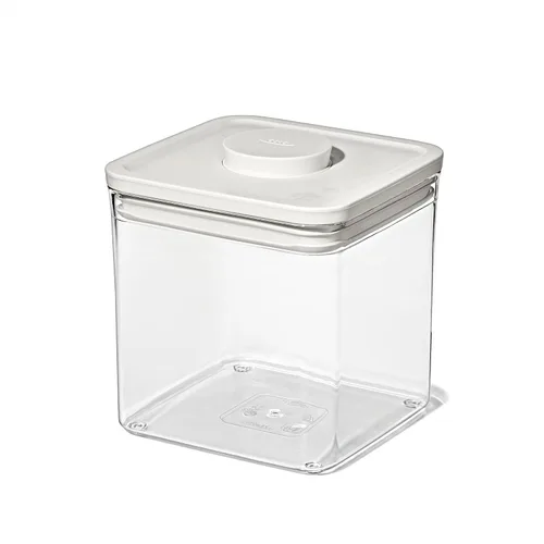 Vista 21 de OXO Good Grips Recipiente POP para mascotas – 2.6 L/2.8 Qt Ideal para hasta 3 libras de comida para perros o 2 libras de comida para gatos Blanco
