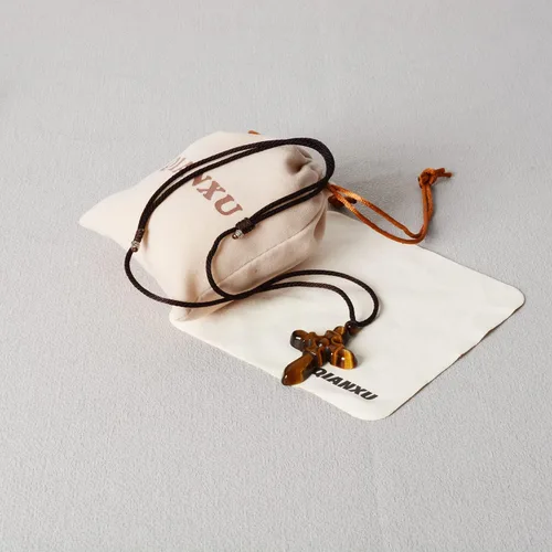 Vista 8 de QIANXU Collares de cruz de cristal de ojo de tigre para mujeres y hombres, amuleto de protección de Jesús, collar con colgante de joyería curativa