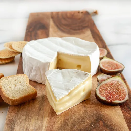 Vista 6 de igourmet Cesta de regalo gourmet francesa: una caja de regalo de ensueño para amantes de la cocina francesa con quesos franceses, carnes y delicias.