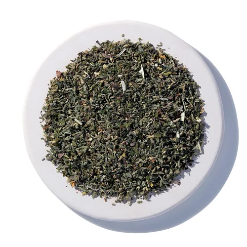 Vista 2 de Hoja de hierba gatera cortada y tamizada orgánica - 4 onzas, (Starwest Botanicals)