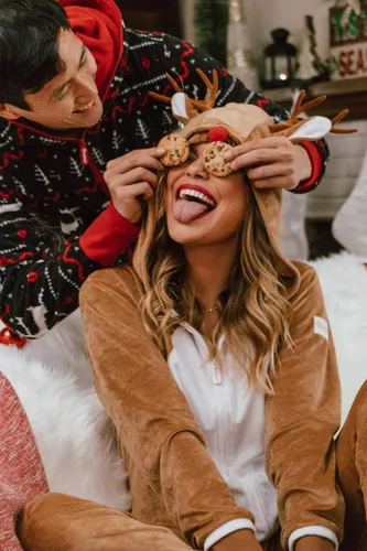 Vista 4 de Tipsy Elves Rudolph The Red Nosed Reno Mono - Lindo Mono de Rudolf Marrón Fiesta Animal Mono para la Familia