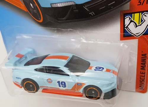 Vista 2 de Hot Wheels 2019 Muscle Mania Custom '18 Ford Mustang GT 180/250, azul claro y naranja