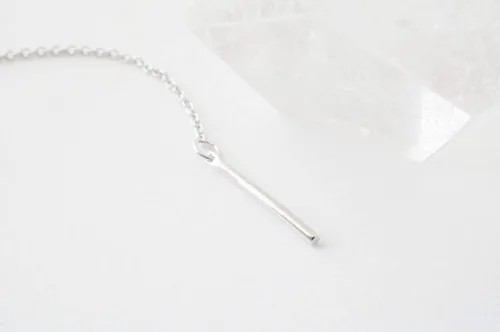Vista 4 de HONEYCAT Lariat - Collar de barra en oro, oro rosa o plata Joyería delicada
