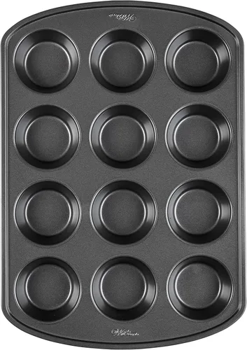 Vista 5 de Wilton Molde para pasteles de tubo acanalado redondo de acero de 9 pulgadas, antiadherente, 12 tazas, negro