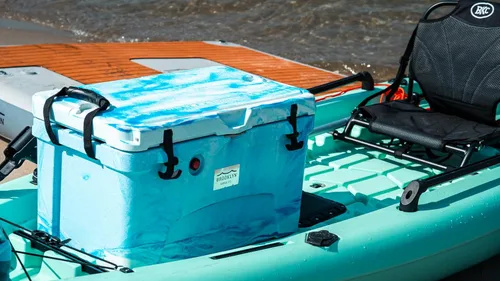 Vista 7 de BKC Enfriador aislado rotomoldeado de 20L/45L, enfriador de hielo de 3 días, hielera ideal para pesca, canotaje, barbacoa, camping, pincnic y otras