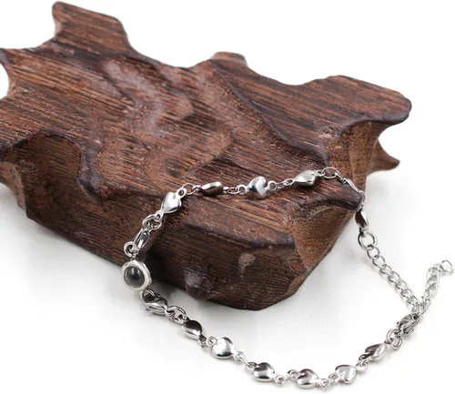 Vista 4 de Romántica pulsera de proyección de 100 idiomas con texto en inglés "I Love You" para mujer, pulsera ajustable de acero inoxidable con dije