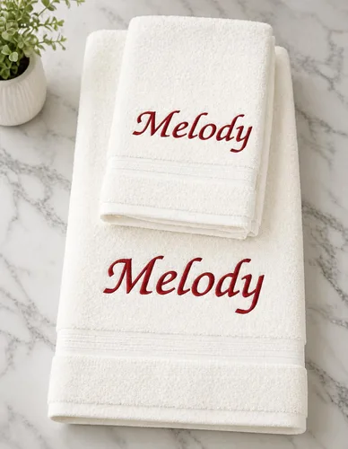 Vista 5 de Liberty21 Juego de toallas de baño y manos personalizadas con monogramas. Toallas bordadas personalizadas. El juego incluye 1 toalla de baño y 1