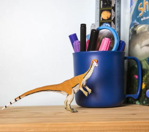 Vista 5 de Safari Ltd. Figura de Coelophysis - Figura detallada de dinosaurio carnívoro de 7.25 pulgadas, juguete educativo para niños, niñas y niños a partir