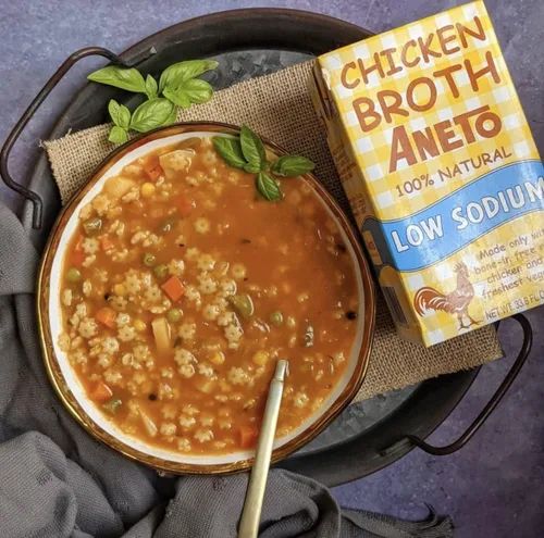 Vista 3 de Aneto Caldo de pollo bajo en sodio 100% natural, 34 onzas líquidas