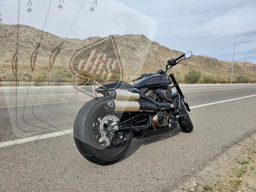Vista 5 de JBSporty Kit de soporte de placa de matrícula con luz trasera LED y media luna para Harley Sportster S 1250