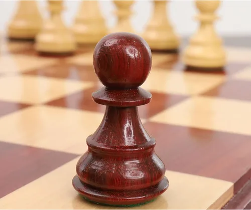 Vista 8 de Royal Chess Mall - Juego de piezas de ajedrez profesional Staunton de 3.9" - Madera de Budrose ponderada
