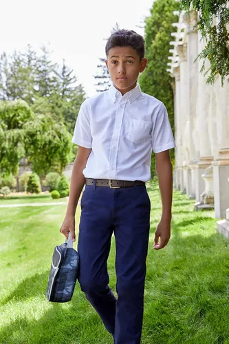 Vista 3 de French Toast Boys' Adjustable Waist Straight Fit Stretch Twill Chino Pant