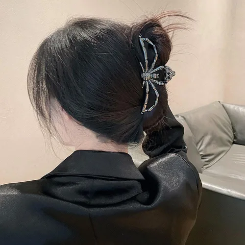 Vista 7 de ROMODIYA Pinza para el pelo de araña, clip de metal negro con diseño, accesorios para el cabello para cabello fino/grueso, gran agarre fuerte
