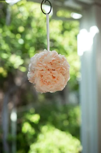 Vista 2 de Flora Bunda Flores artificiales Bola de besos de 6.5 pulgadas, peonía de melocotón