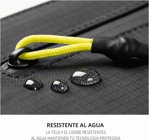 Vista 6 de Native Union Funda Ultraligera – Duradera, Liviana, Sostenible – Hecha de 100% Tela Ripstop Reciclada – Compatible con MacBook Pro 16”, MacBook Pro