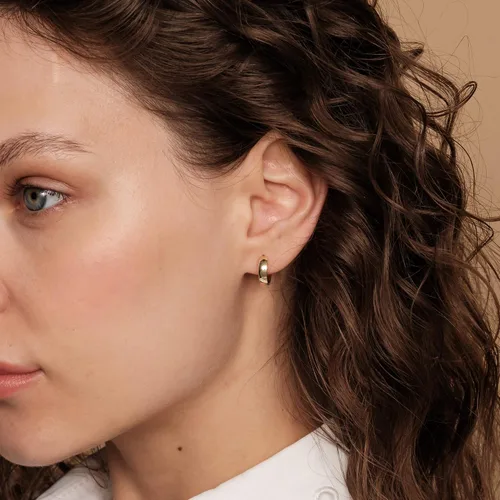 Vista 2 de PAVOI Aretes de plata de ley 925 chapados en oro de 14 quilates, aretes de aro pequeños para mujer
