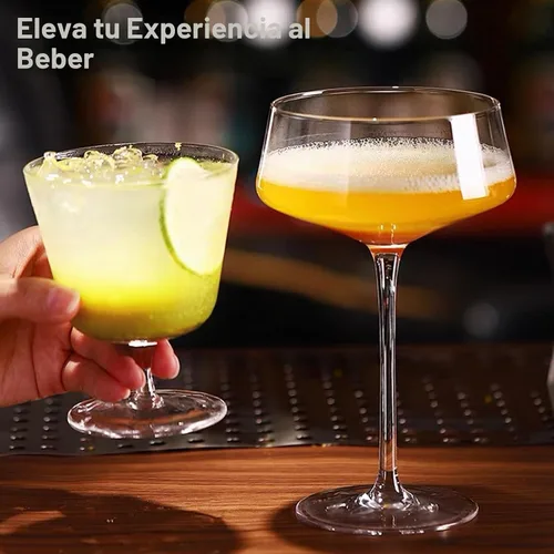 Vista 7 de Hlukana Juego de 4 copas de Martini sopladas a mano, copa Coupe de 8 onzas, copas de cóctel de cristal premium, copa de champán, juego