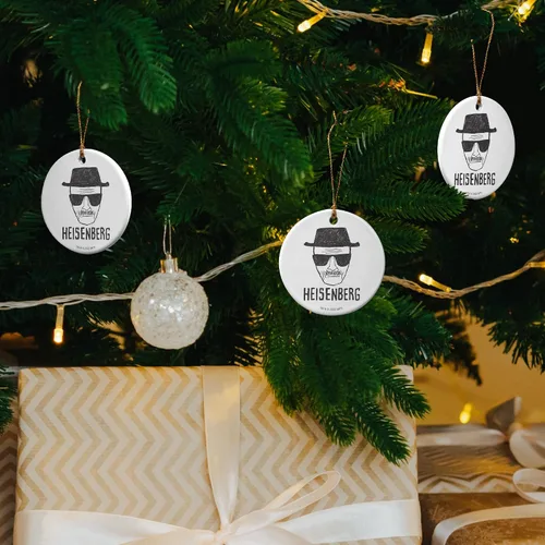 Vista 7 de Breaking Bad Classic Heisenberg - Adorno para árbol de Navidad (porcelana, 2.8 in)