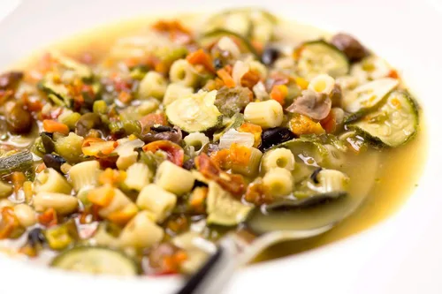 Vista 5 de Tiberino 's Comidas italianas reales - Minestrone italiano clásico