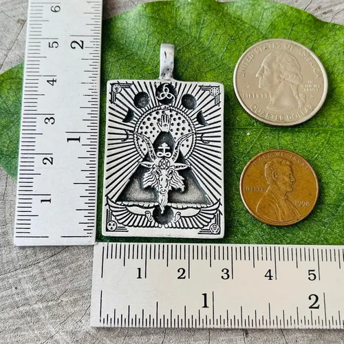 Vista 4 de Baphomet 666 Jewelry Luciferanismo Luciferino Iglesia de Satanás Satánica Leviatán Satánica Cabeza de Cabra Diablo Plata Peltre Colgante de Hombre