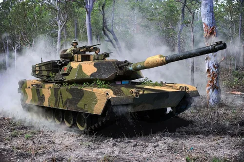 Vista 7 de Revell 03346 M1A2 Abrams Tank 1:72 Kit de modelo a escala