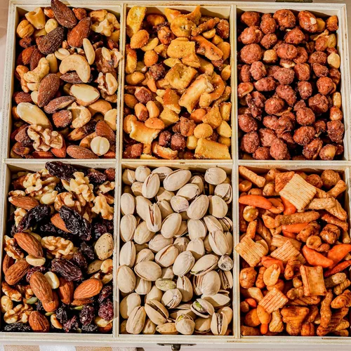 Vista 3 de Bonnie & Pop- Cesta de regalo de frutos secos, en caja de madera reutilizable, opción de regalo saludable, caja de aperitivos gourmet, con sabores