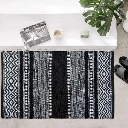 Vista 11 de Chardin home Alfombra bohemia con diamantes de 20 x 32 pulgadas, color marfil y negro, con flecos tejidos a mano, perfecta para entrada, felpudo