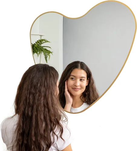 Vista 4 de Espejo de pared de corazón irregular Bonita forma dibujada a mano Elegante borde de latón sin marco Decoración moderna del hogar