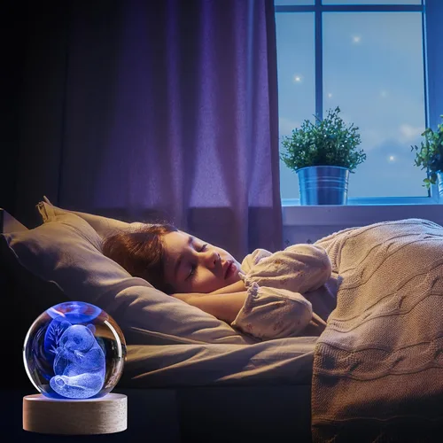 Vista 2 de Bola de cristal de panda con luz nocturna para niños, panda 3D grabada con láser, bolas decorativas con base de luz LED, regalos de panda para mamá
