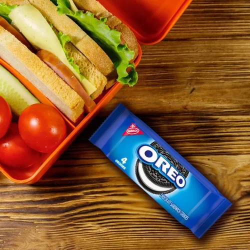 Vista 11 de OREO Galletas de sándwich de chocolate, 40 paquetes de aperitivos (4 galletas por paquete, 4 cajas)
