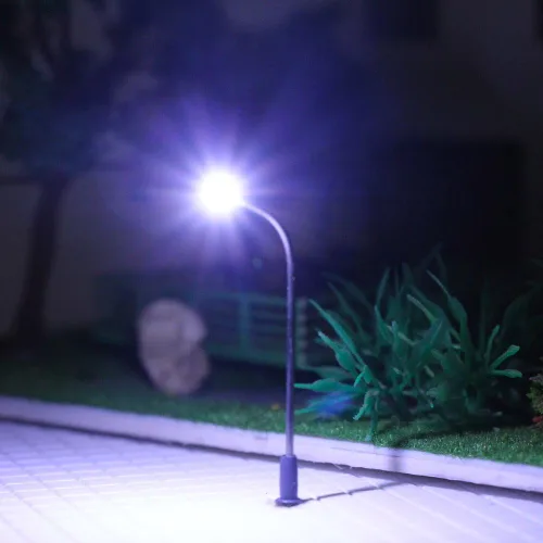 Vista 3 de LQS05 10 unids modelo tren ferrocarril lámpara poste 1.4 in o 1.42 pulgadas luz de calle brillante blanco frío N Z escala LED nuevo