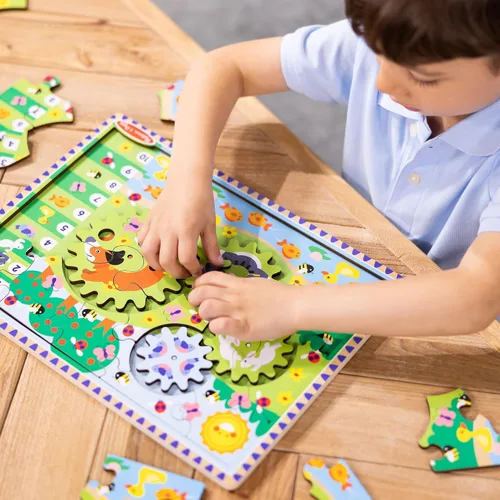 Vista 5 de Melissa & Doug Rompecabezas de madera con engranajes giratorios de persecución de animales – Rompecabezas de madera de 24 piezas para niños pequeños