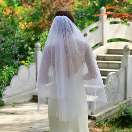 Vista 2 de ULAPAN Velo de novia de boda de 2 niveles de tul suave con perla longitud de los dedos con peine