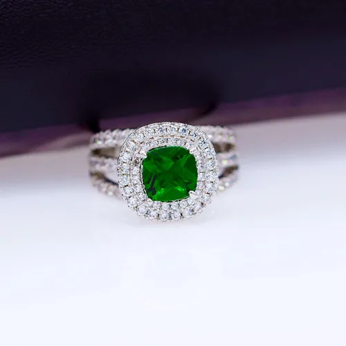 Vista 4 de Uloveido Anillo de cóctel grande con halo de imitación de esmeralda con cristal verde para mujer, fiesta, aniversario, RJ213, Cristal Metal