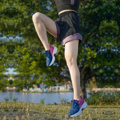Vista 4 de QUINMOK Tenis antideslizantes para mujer, de malla, para caminar y correr