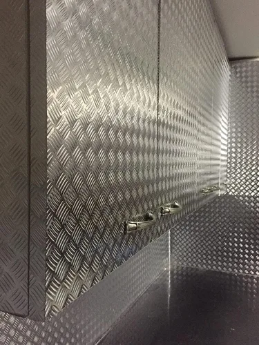 Vista 8 de Placa de diamante industrial con acabado cromado metálico, lámina inferior de vinilo, rollo adhesivo para estantes, paredes y pisos